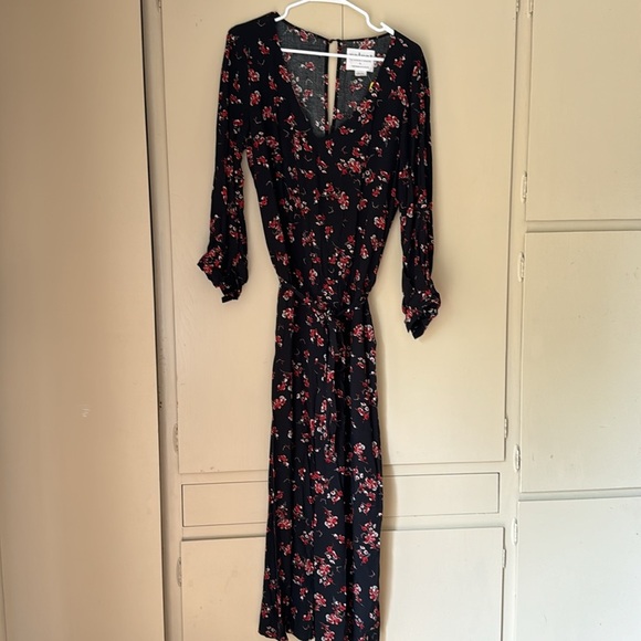 Anthropologie Velvet by Graham & Spencer black floral flowy cropped jumpsuit. M - Picture 6 of 12